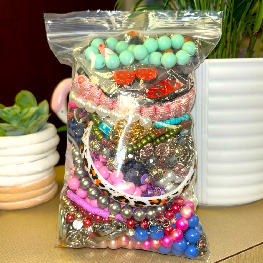 Girls Jewelry. Dress up. Necklaces, bracelets and earrings.